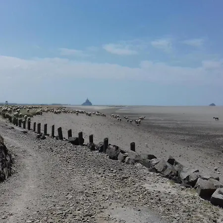 Pamphilienne Vue Mont Saint Michel Et Campagne Normande Dom wakacyjny Courtils