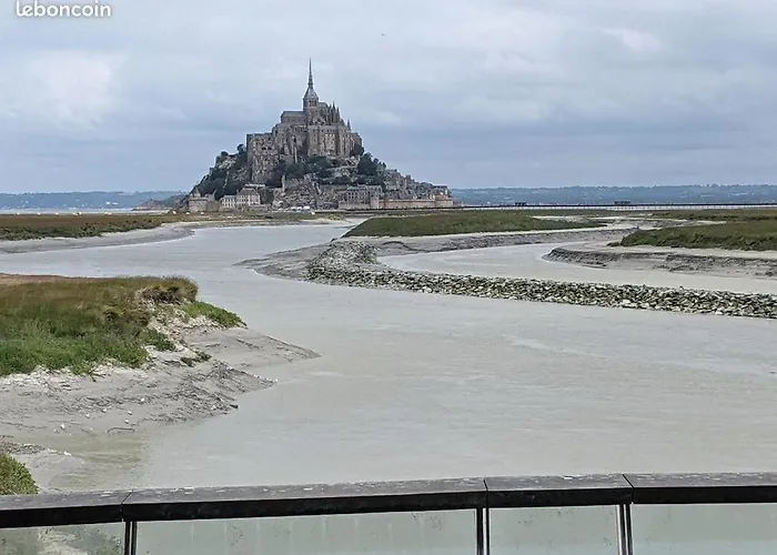 Σπίτι διακοπών Pamphilienne Vue Mont Saint Michel Et Campagne Normande Courtils