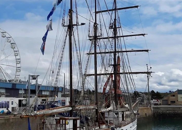 Pamphilienne Vue Mont Saint Michel Et Campagne Normande Courtils